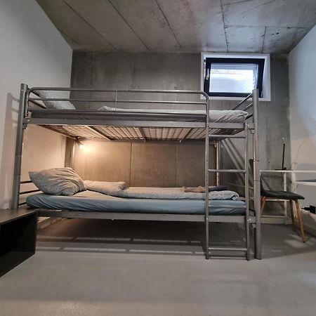 Industrialna Piwnica Hostel Гданьск Номер фото