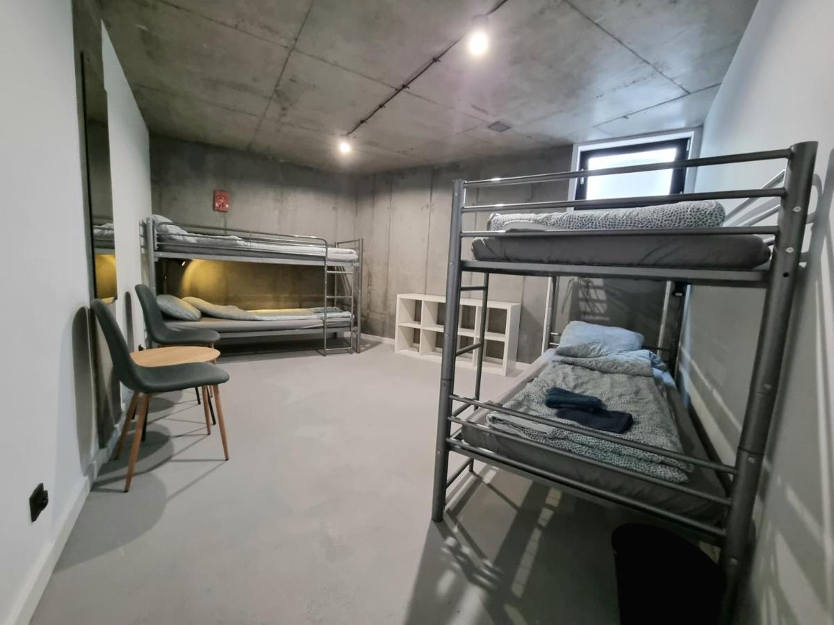 Industrialna Piwnica Hostel Гданьск Экстерьер фото