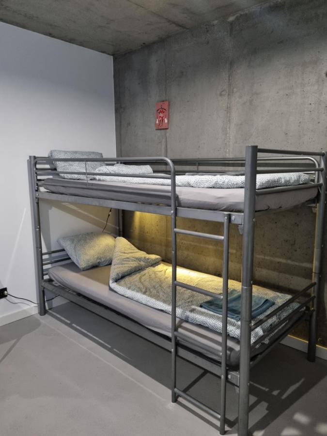 Industrialna Piwnica Hostel Гданьск Экстерьер фото