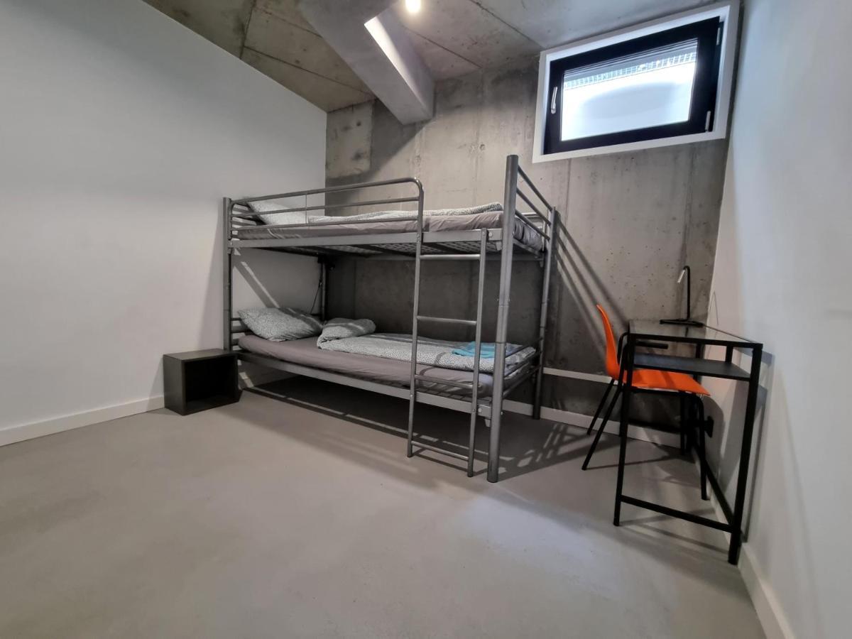Industrialna Piwnica Hostel Гданьск Экстерьер фото