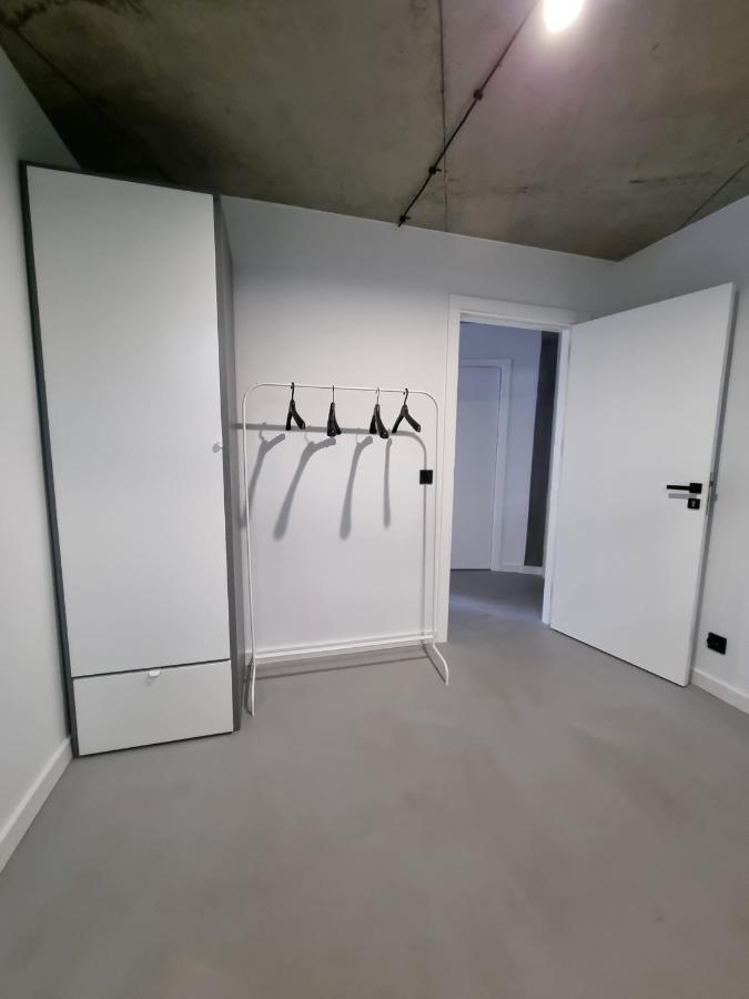 Industrialna Piwnica Hostel Гданьск Экстерьер фото