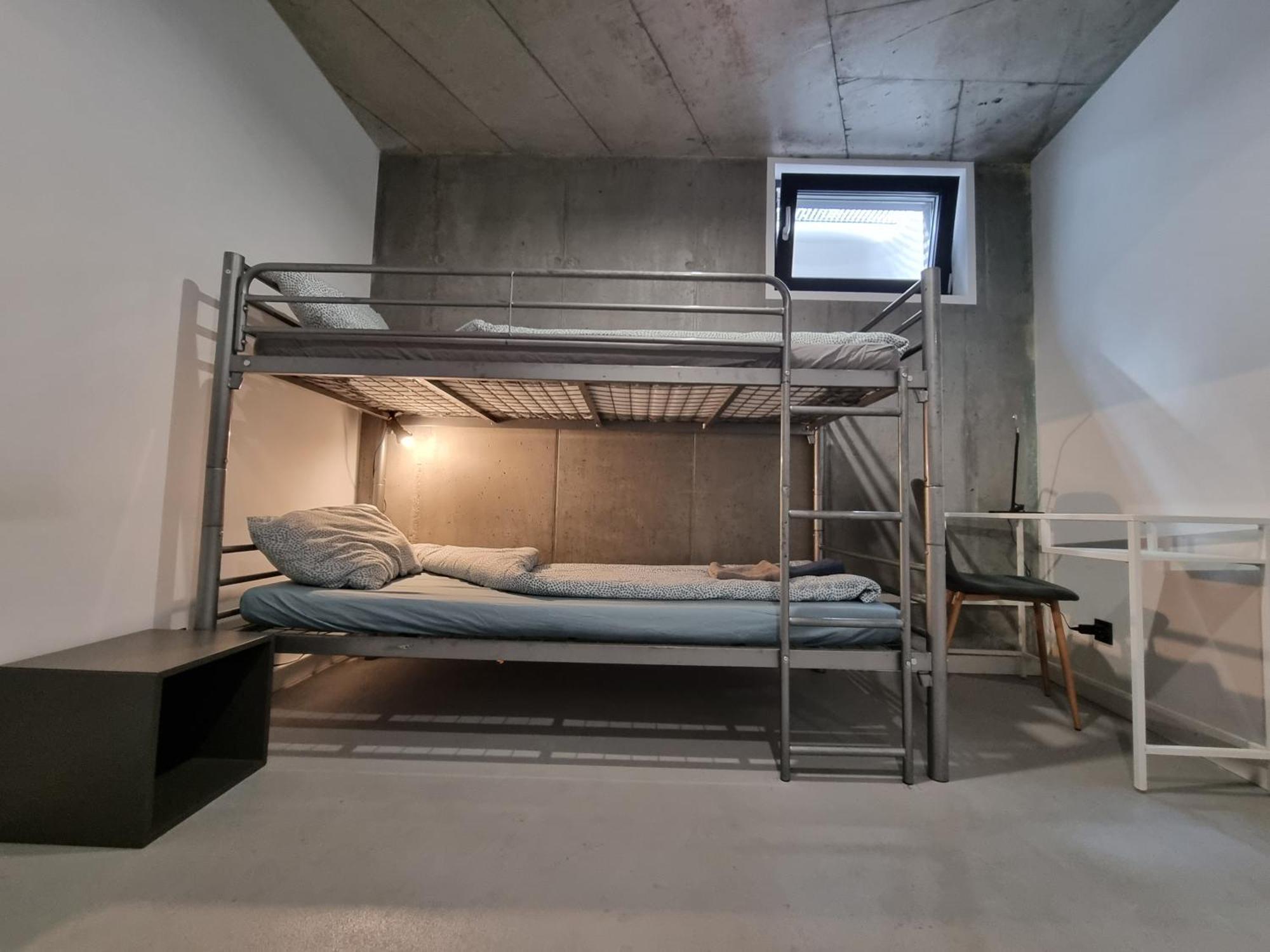 Industrialna Piwnica Hostel Гданьск Номер фото