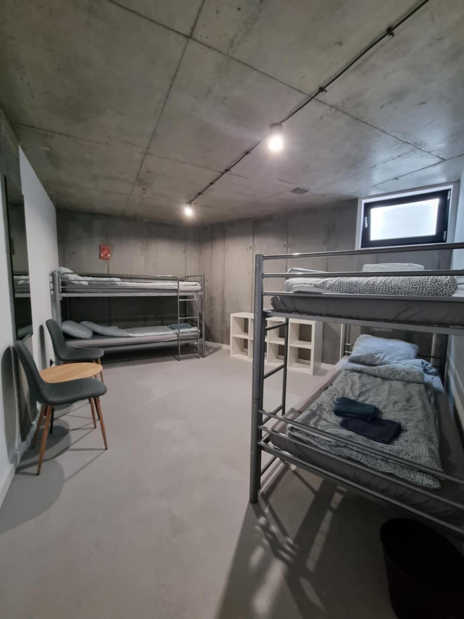 Industrialna Piwnica Hostel Гданьск Экстерьер фото